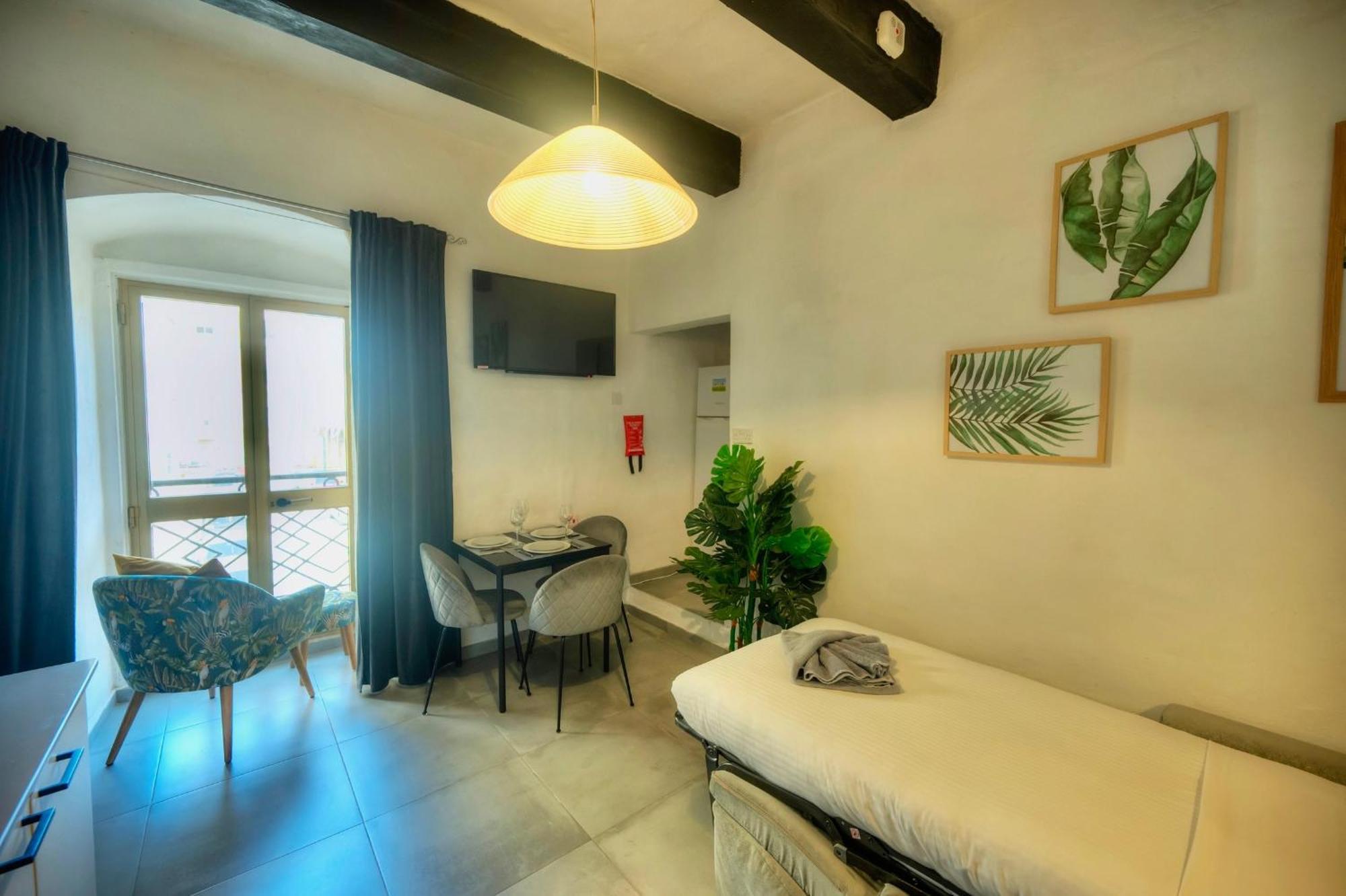 Cozy Flat. Swim Beach 2 Minutes Walk. The Old Valletta Mcri1-1 Luaran gambar